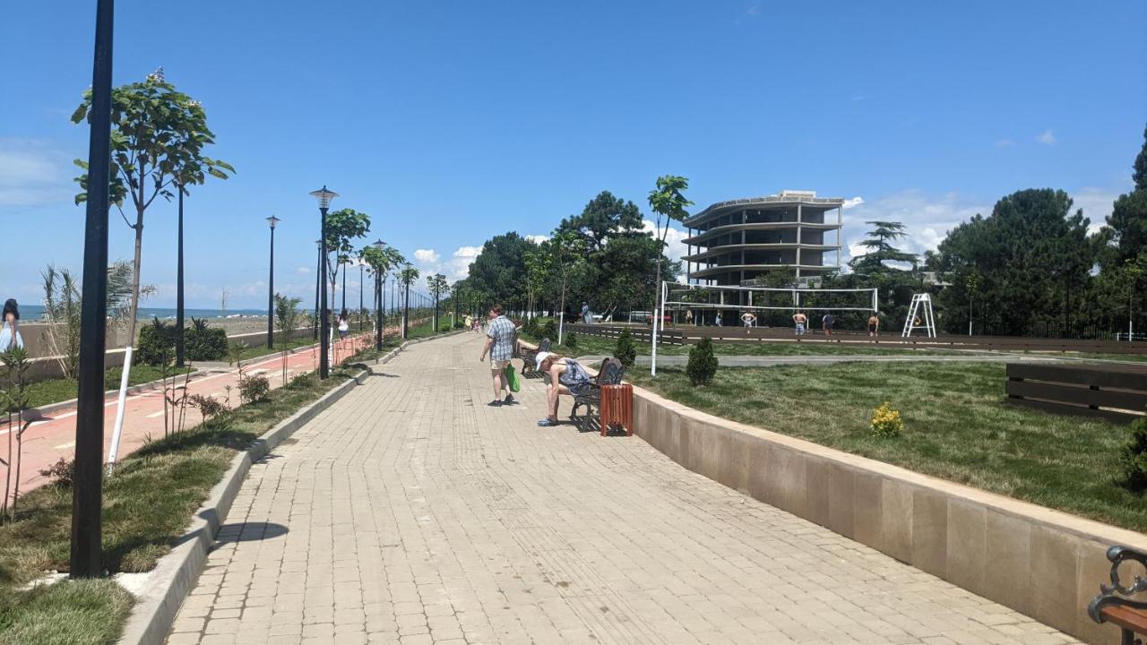 Hotel Tirkius House Kobuleti Esterno foto