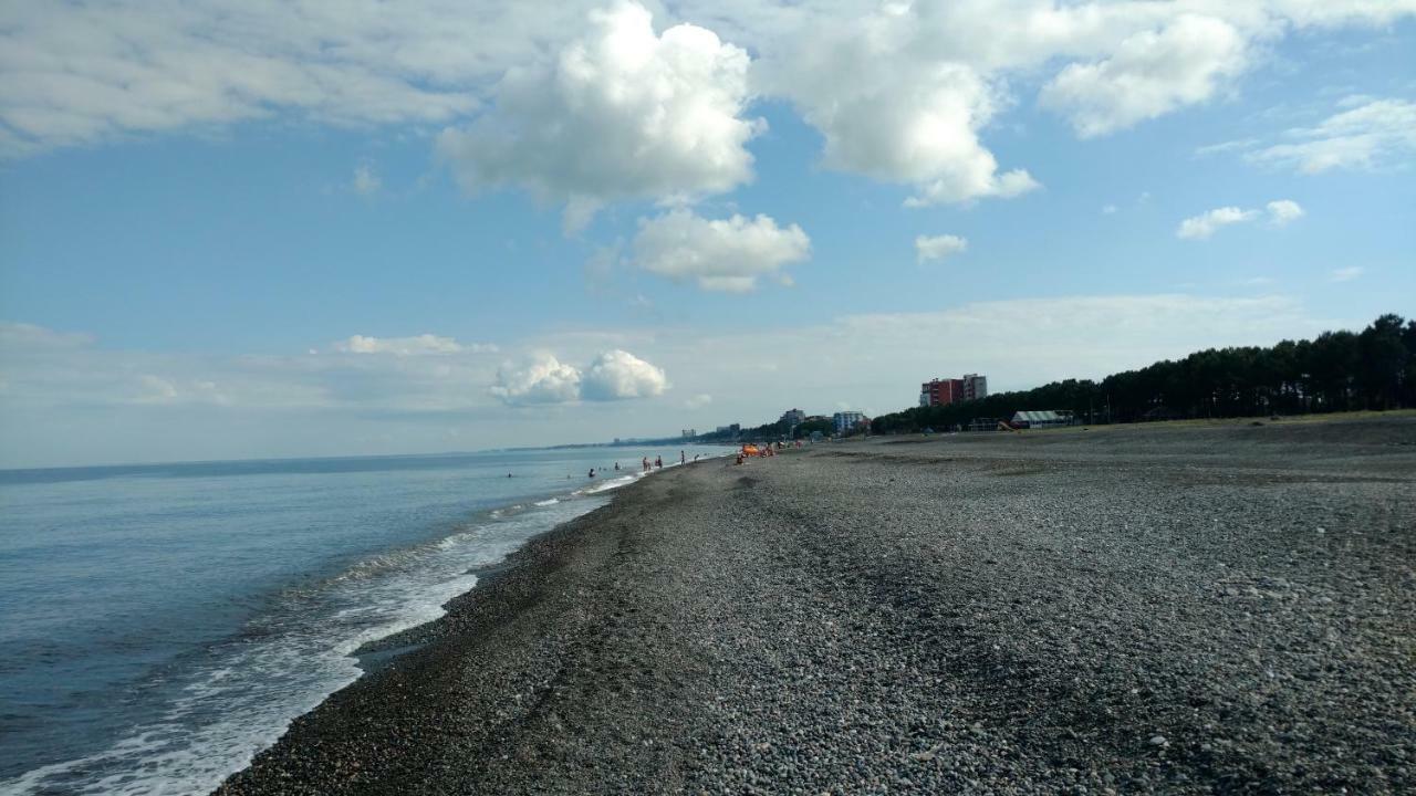 Hotel Tirkius House Kobuleti Esterno foto